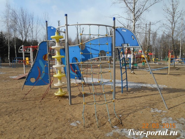 Детская площадка в Твери на улице Королева. Южный парк